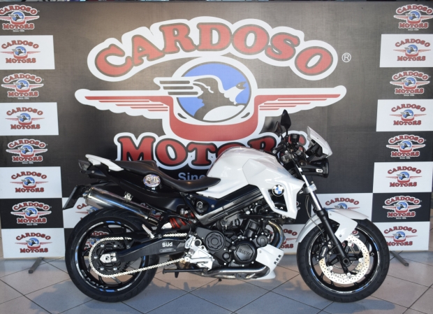 Motos