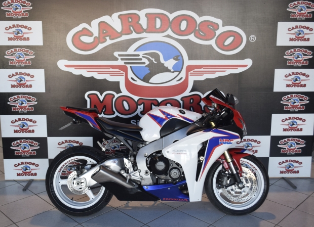 Motos