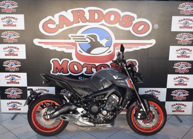 Motos